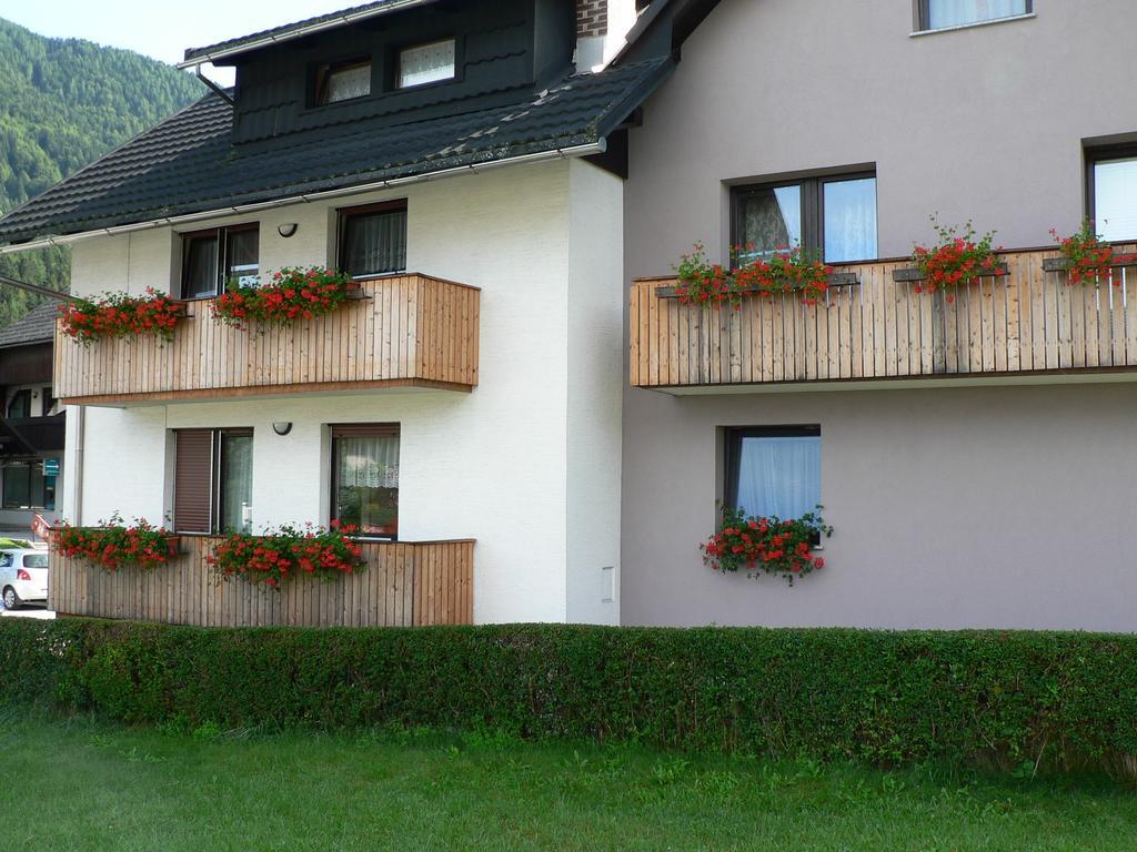 Apartments And Holiday Home Grohar Kranjska Gora Room photo